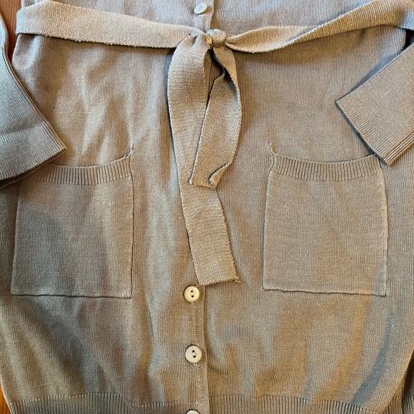Maolsozu long sleeve, V/neck cardigan. Button down. Light taupe. Size M/L - Picture 6 of 7